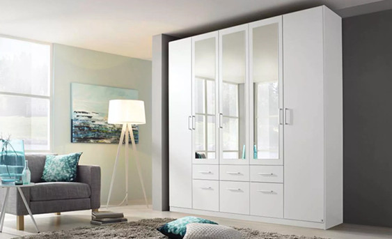 Nejžádanější šatní skříně pro vaši ložnici